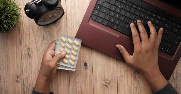 Włamali się na internetowe konto lekarza i wystawiali recepty na opioidy