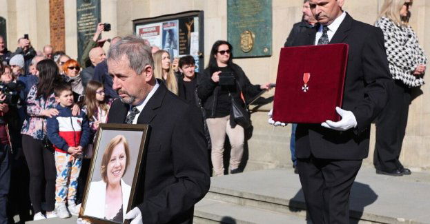 Prezydent i czołowi politycy PiS na pogrzebie Barbary Skrzypek w Gorlicach