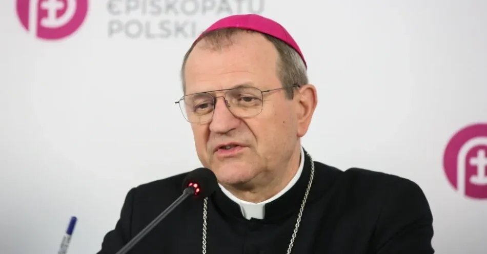 zdjęcie: Przewodniczący Episkopatu: Jasnogórskie Śluby Narodu są wciąż aktualne / Łomża, 10.06.2026. Przewodniczący Konferencji Episkopatu Polski abp Tadeusz Wojda SAC podczas konferencji prasowej po zakończeniu 405. Zebrania Plenarnego Konferencji Episkopatu Polski w Łomży, 10 bm. (aldg) PAP/Artur Reszko