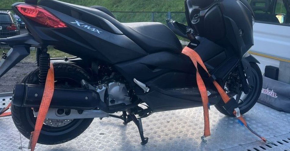 zdjęcie: Motocykl ukryty w kanale warsztatowym odzyskany przez policję / fot. KPP w Złotoryi