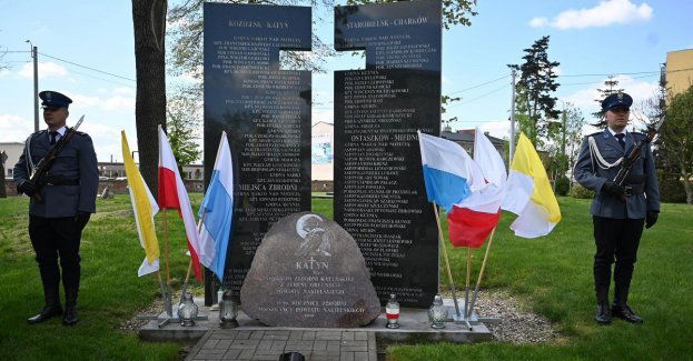 Katyński Dąb Pamięci pamięci aspiranta Hilarego Nowaka posadzono podczas uroczystości upamiętniających uchwalenie Konstytucji 3 Maja