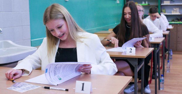 Do wyboru opowiadanie o spotkaniu z bohaterem lektury lub rozprawka
