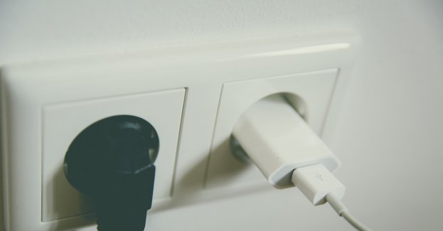 Ponad 180 interwencji strażackich w związku z opadami śniegu; bez prądu ok. 8 tys. odbiorców