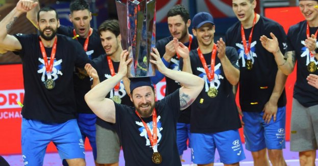 PP piłkarzy ręcznych - trofeum dla Orlen Wisły Płock
