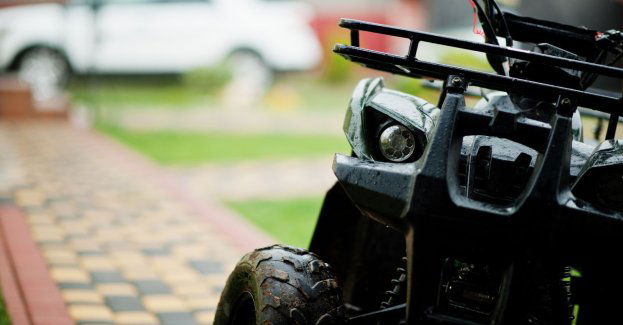 Manewrował quadem i spadł z niego - mandat, punkty karne i koszty naprawy auta
