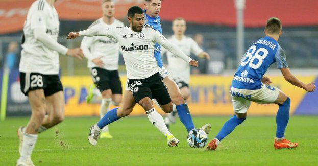 Ekstraklasa piłkarska - wygrane Stali i Legii w pierwszych meczach po zimowej przerwie