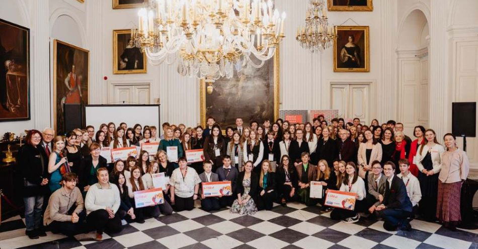 zdjęcie: Fundacja Świętego Mikołaja - finał konkursu Solidarna Szkoła 2025. Aż 566 stypendiów na kwotę 1,656 mln zł! / fot. nadesłane