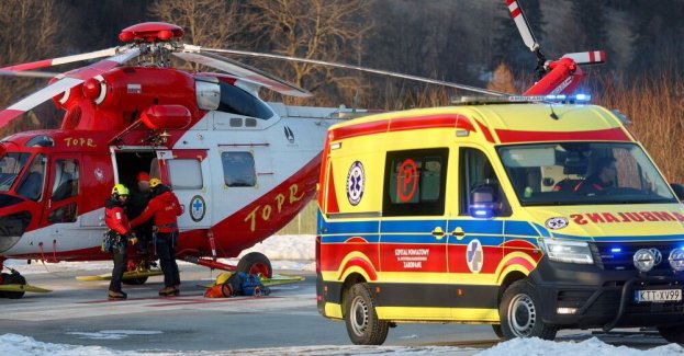W Tatrach nocne poszukiwania turystki i przysypany lawiną - intensywna niedziela ratowników TOPR