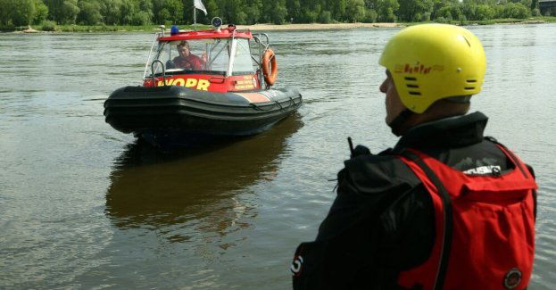 Wojewoda mazowiecki przekazał 800 tys. zł na ratownictwo wodne