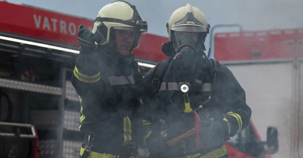 Pożar hali magazynowej z farbami został opanowany (aktl. 2)