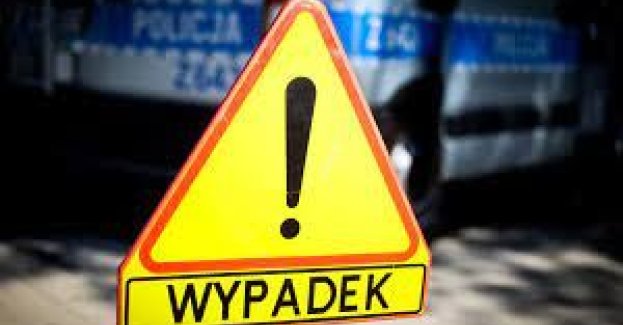 Młody kierowca uderzył w ogrodzenie