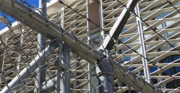 Policjanci zatrzymali dwóch poszukiwanych mężczyzn