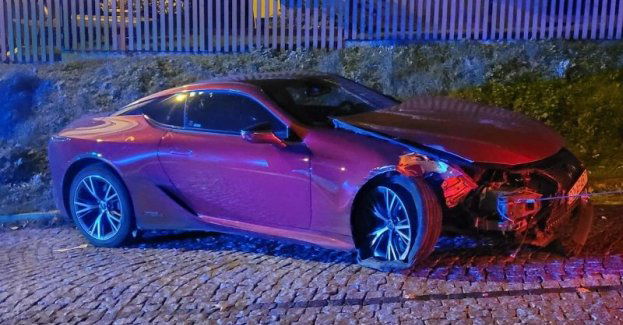 Miał ponad 1,6 promila kiedy wjechał w przydrożną latarnię. Został zatrzymany