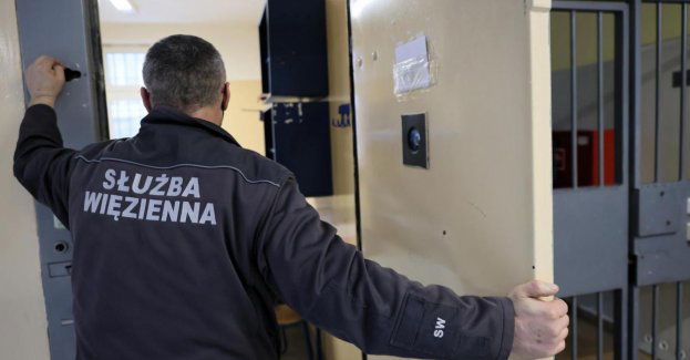 Sąd zgodził się na obserwację psychiatryczną 20-latka podejrzanego o zabójstwo matki i usiłowanie zabójstwa ojca