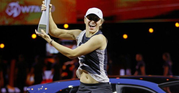 Turniej WTA w Stuttgarcie - Świątek pokonała w finale Sabalenkę