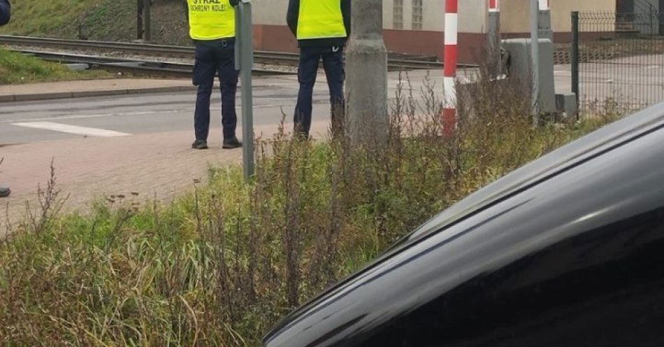 zdjęcie: Niebezpieczne wjazdy na torowisko w Pelplinie skończyły się mandatami / fot. KPP w Tczewie