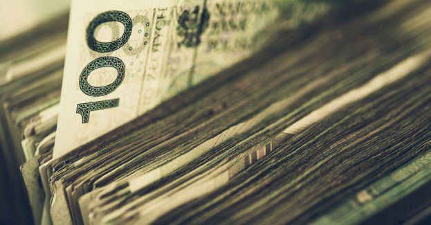 Dwoje cudzoziemców z zarzutami narażenia Skarbu Państwa na stratę 700 tys. zł