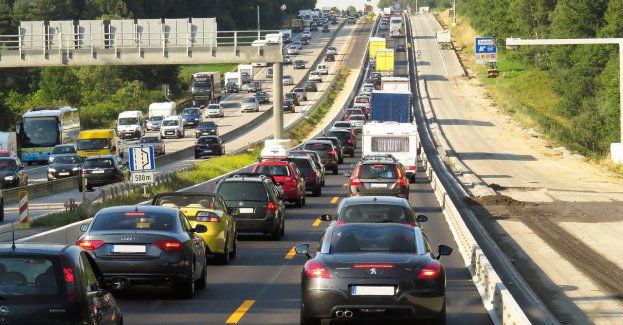 Korek na A2 przed granicznym Świeckiem na odcinku około 6 km