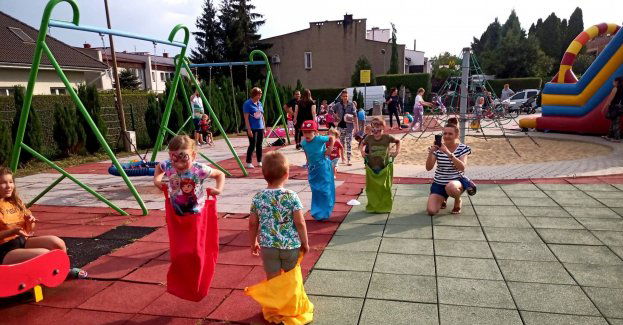 Wakacyjne minifestyny na placach zabaw