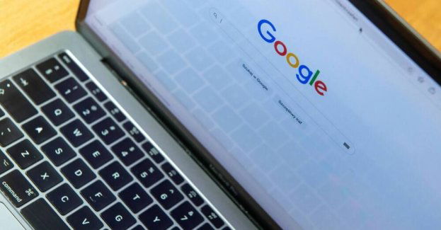 W ostatnim miesiącu kampanii Polacy pytali Google o Nawrockiego, aborcję i głosowanie online