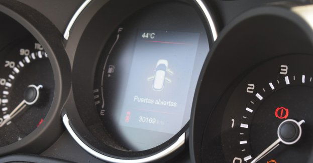 Jazda z prędkością 101 km/h skutkowała mandatem, punktami i utratą prawa jazdy