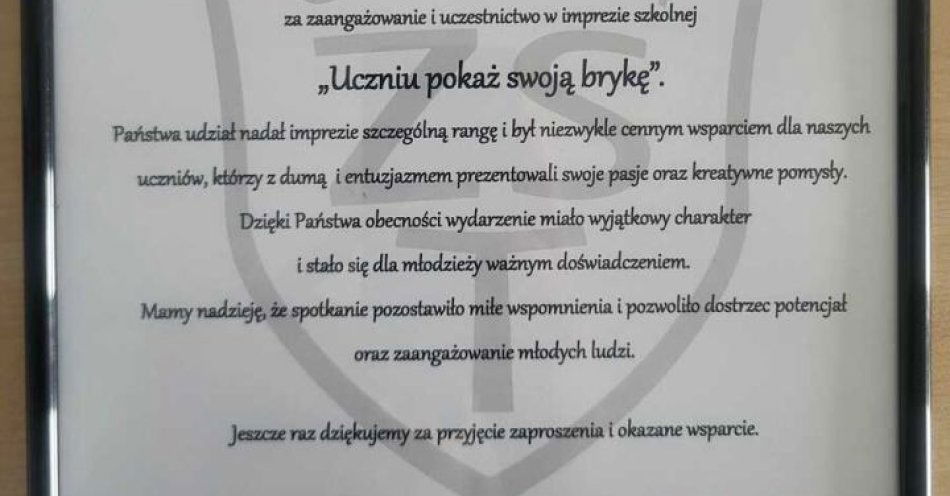 zdjęcie: Policjanci na motoryzacyjnym dniu otwartym w Dąbrowie Górniczej / fot. KMP w Dąbrowie Górniczej