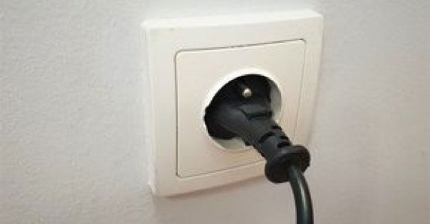 Czworo wrocławian odpowie za kradzież prądu. W jednym z mieszkań policjanci zatrzymali dodatkowo poszukiwaną 17-latkę