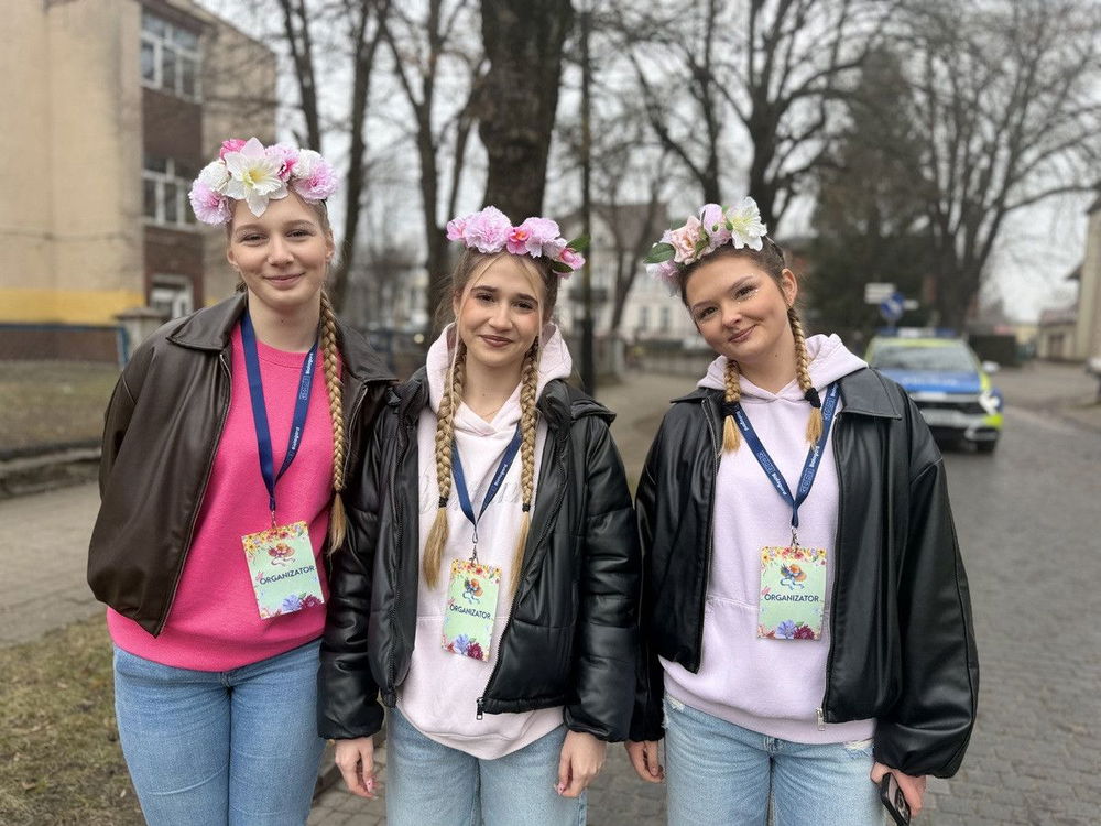 zdjęcie: Kwiecista parada wita wiosnę w Białogardzie / fot. KPP w Białogardzie IMG_E3731