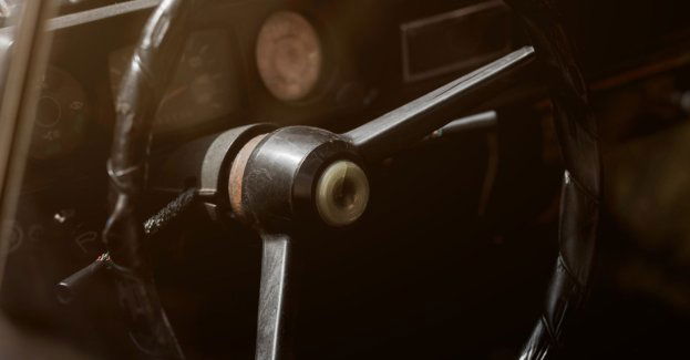 Pojazdy sprzed ponad 100 lat i wyrzutnia rakiet Katiusza na Retro Motor Show