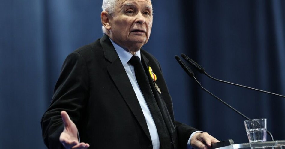 zdjęcie: Prezes PiS o Zbigniewie Ziobrze: będziemy go bronić, zarzuty nie mają znamion przestępstwa / Elbląg, 15.11.2025. Prezes Prawa i Sprawiedliwości Jarosław Kaczyński podczas spotkania z mieszkańcami w Centrum Spotkań Europejskich „Światowid” w Elblągu, 15 bm. Spotkanie odbywa się w ramach trasy ph. „Czas Polski, program Polaków”. (mr) PAP/Adam Warżawa