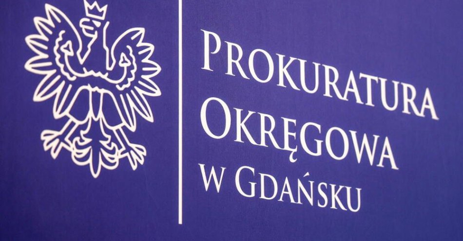 zdjęcie: Podejrzany o kradzież Lexusa należącego do rodziny Donalda Tuska usłyszy kolejne zarzuty / Gdańsk, 17.04.2025. Konferencja prasowa nt. pożaru w hali magazynowej przy ul. Siennickiej, 17 bm. w siedzibie Prokuratury Okręgowej w Gdańsku. Pożar, zakwalifikowany jako zagrażający życiu i zdrowiu wielu osób oraz mieniu w wielkich rozmiarach, wybuchł 5 lutego br. (mgut) PAP/Piotr Matusewicz