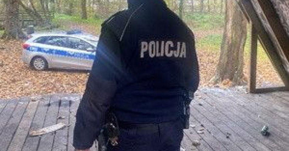 zdjęcie: Dzielnicowi sprawdzają miejsca pobytu osób bezdomnych zimą / fot. KPP Słubice