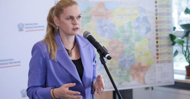 To szkoła, a nie dom, ma służyć edukacji