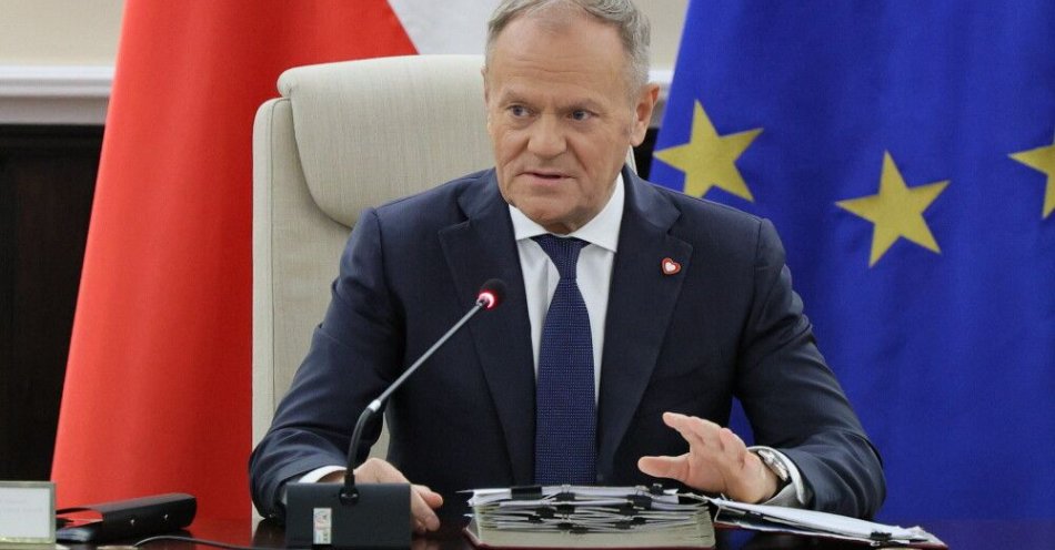 zdjęcie: Premier: za chwilę oficjalne potwierdzenie zgody KE na pomoc publiczną na budowę elektrowni jądrowej w Polsce / Warszawa, 09.12.2025. Premier Donald Tusk na posiedzeniu rządu w KPRM w Warszawie, 9 bm. Rada Ministrów ponownie zajmie się projektem ustawy o rynku kryptoaktywów. Ponadto ministrowie zajmą się też m.in. strategią polskiej polityki zagranicznej na lata 2026-2030. (mr) PAP/Paweł Supernak