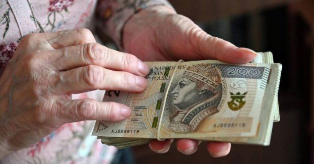 Seniorka wpuściła do mieszkania oszustkę, straciła oszczędności