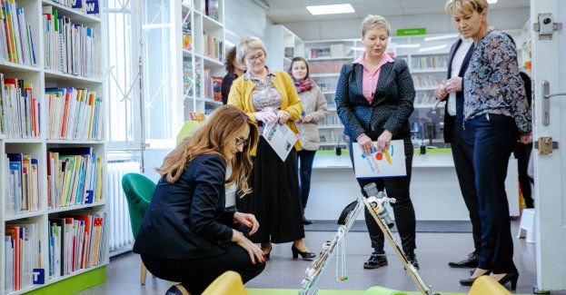 Wizyta wiceprezydent Kaznowskiej w bemowskim Punkcie Zdalnej Nauki dla młodzieży ukraińskiej | informacja prasowa