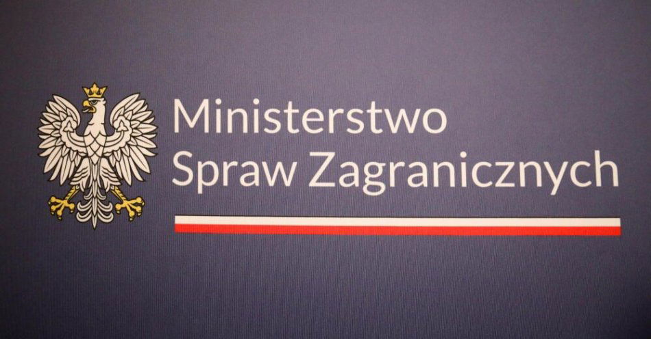zdjęcie: MSZ: wspieramy wysiłki na rzecz pokoju między Izraelem i Palestyną w myśl rozwiązania dwupaństwowego / Warszawa, 31.01.2024. Tablica informacyjna w siedzibie Ministerstwa Spraw Zagranicznych w Warszawie, 31 bm. (az/dw) PAP/Albert Zawada