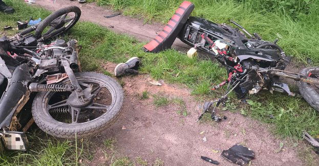 Nieodpowiedzialni kierujący doprowadzili do wypadku i z obrażeniami trafili do szpitala