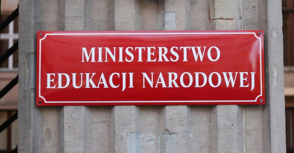 zdjęcie: MEN: kuratorzy zatwierdzili dotąd blisko 5,5 tys. wyjazdów i półkolonii / Warszawa, 05.11.2024. Siedziba Ministerstwa Edukacji Narodowej w Warszawie, 5 bm. (doro) PAP/Albert Zawada