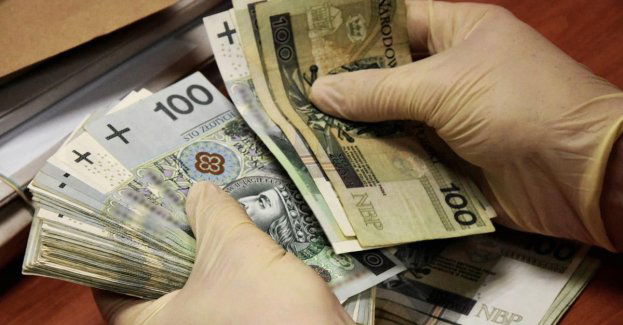 Pieniądze za wolność. Seniorka oszukana na dużą kwotę