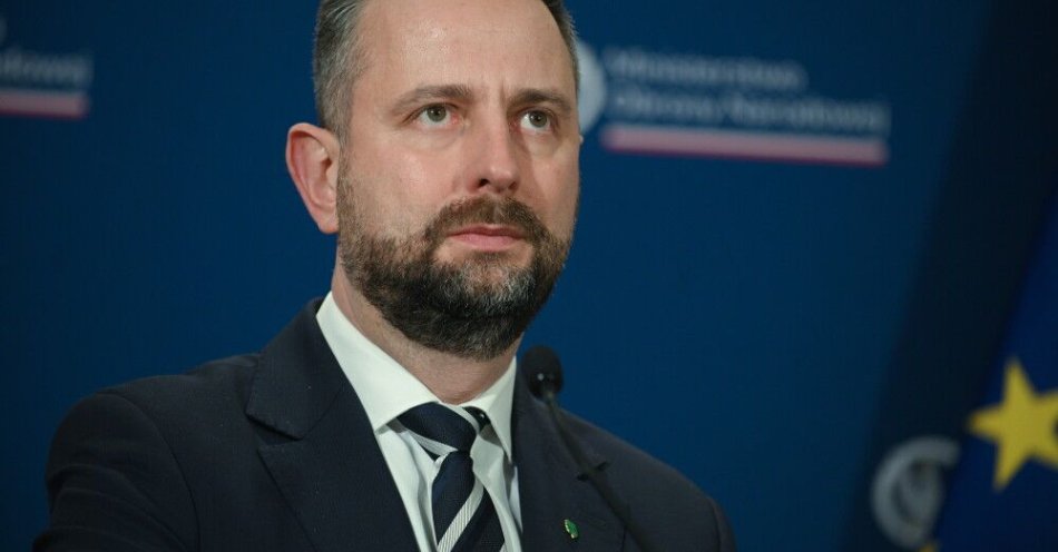 zdjęcie: Szef MON: od wielu tygodni pracujemy nad nowym wzorem munduru polowego / Zegrze, 11.12.2025. Wicepremier, szef MON Władysław Kosiniak-Kamysz podczas konferencji