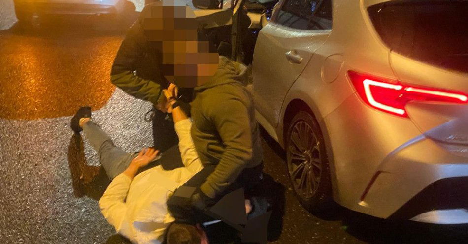 zdjęcie: Kryminalni odzyskali skradzioną Toyotę i zatrzymali 25 latka / fot. KPP w Wołominie