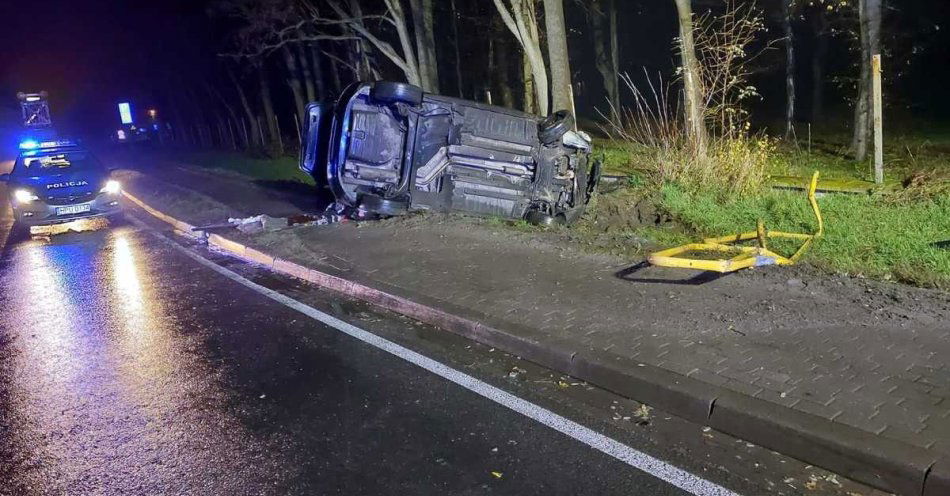 zdjęcie: Nietrzeźwa kierująca wjechała do rowu i straciła prawo jazdy / fot. KPP Kępno
