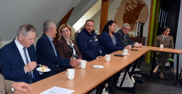 Komendant wśród przedstawicieli Rady Parku Krajobrazowego Puszczy Rominckiej