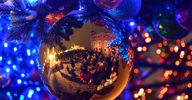 Na Boże Narodzenie Polacy wydadzą średnio ponad 1 tys. 400 zł na osobę