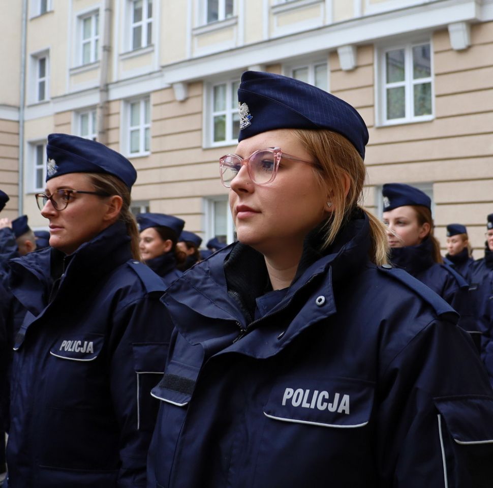 zdjęcie: Kobiety w słupeckiej policji: 39 pań buduje bezpieczeństwo / fot. KPP Słupca O kobietach w słupeckiej policji