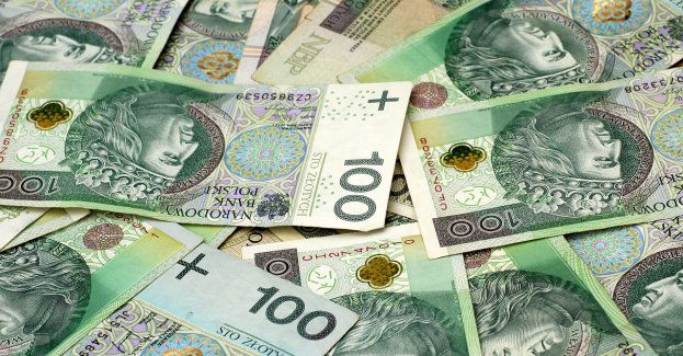 Fałszowali m.in. dowody i karty bankomatowe; szef grupy usłyszał 495 zarzutów