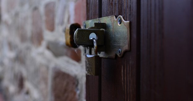 Nocne włamanie do sklepu; policja poszukuje sprawcy