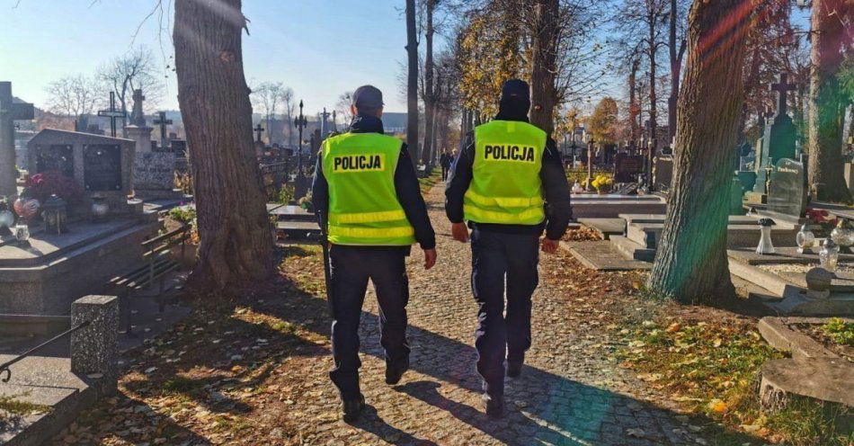 zdjęcie: Wszystkich Świętych w Rybniku Zmiany w organizacji ruchu / fot. KMP w Rybniku