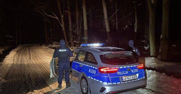 Gdyńscy policjanci uratowali kobietę z zasp śnieżnych w lesie